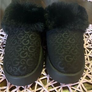 GBG Los Angeles Women's Black Fur-Lined Shoes